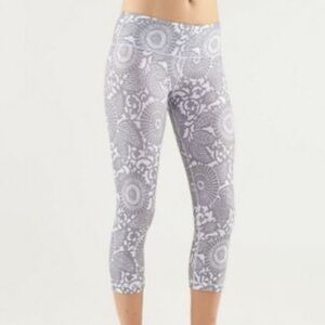 Lululemon wunder under cropped 23" inseam leggings in beachy floral